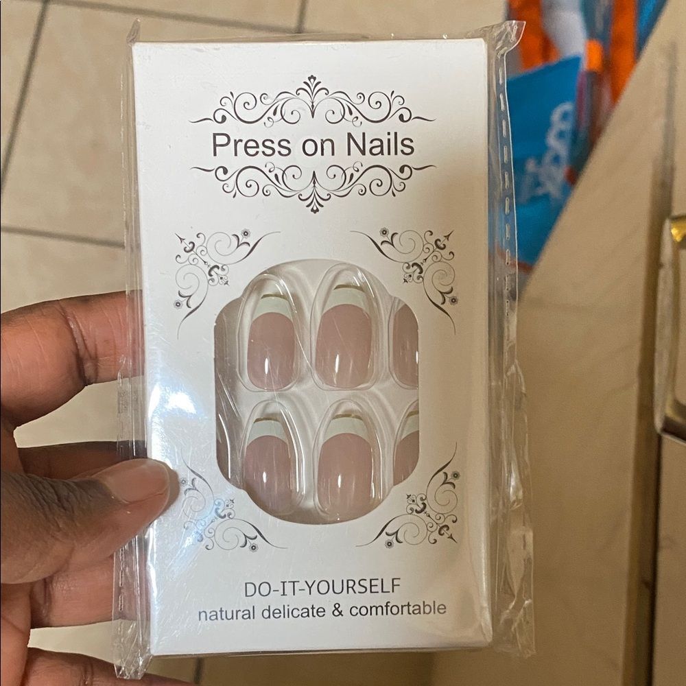 Press On Nails - Elegant White